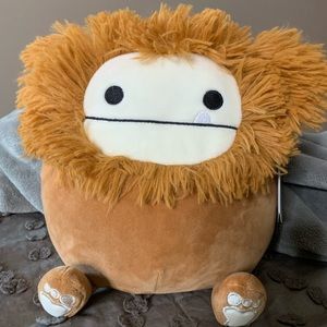 BMWT Benny squishmallow 8”